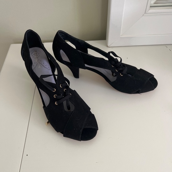 Johnston Murphy heels - Picture 2 of 2